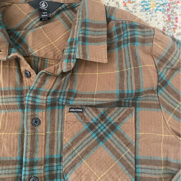 Volcom Modern Fit Button Down Shirt - Picture 3 of 6